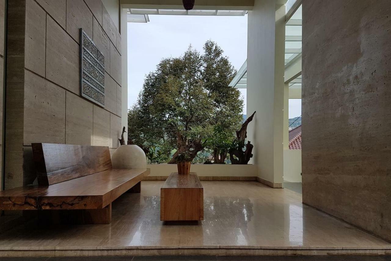 Bukit Dago Palace 22 Бандунг Екстериор снимка